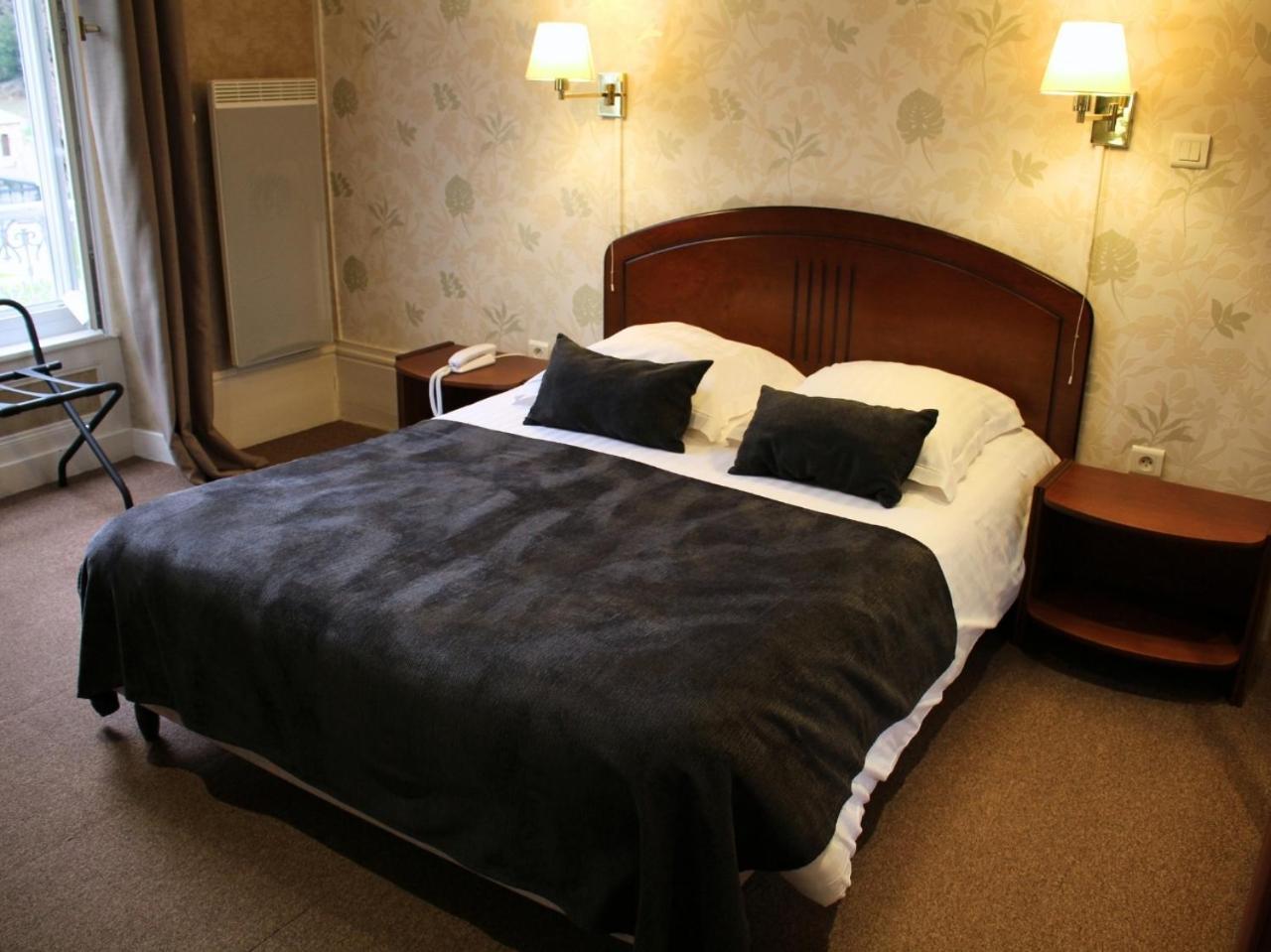 Grand Hotel De Bourbon-Lancy - Spa Et Restaurant - Logis מראה חיצוני תמונה